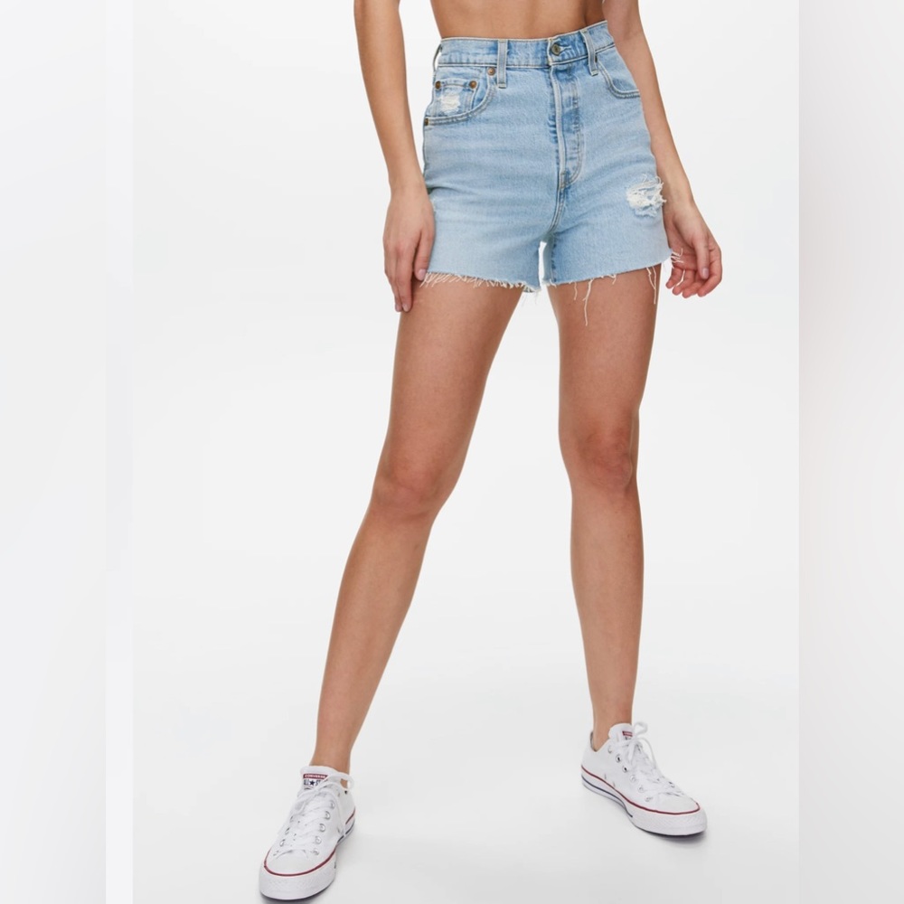 Levi’s Premium Ribcage Shorts 25”